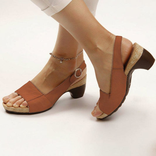 Damen Absatzsandalen mit ergonomischem Design in stilvoller Seitenansicht