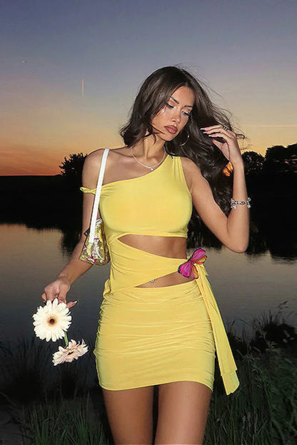 Minikleid für Damen mit seitlichem Cut-out und Schleifen-Detail