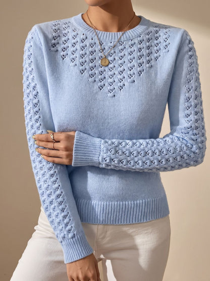 Kurz geschnittener Damen-Strickpullover mit langen Ärmeln von vorn