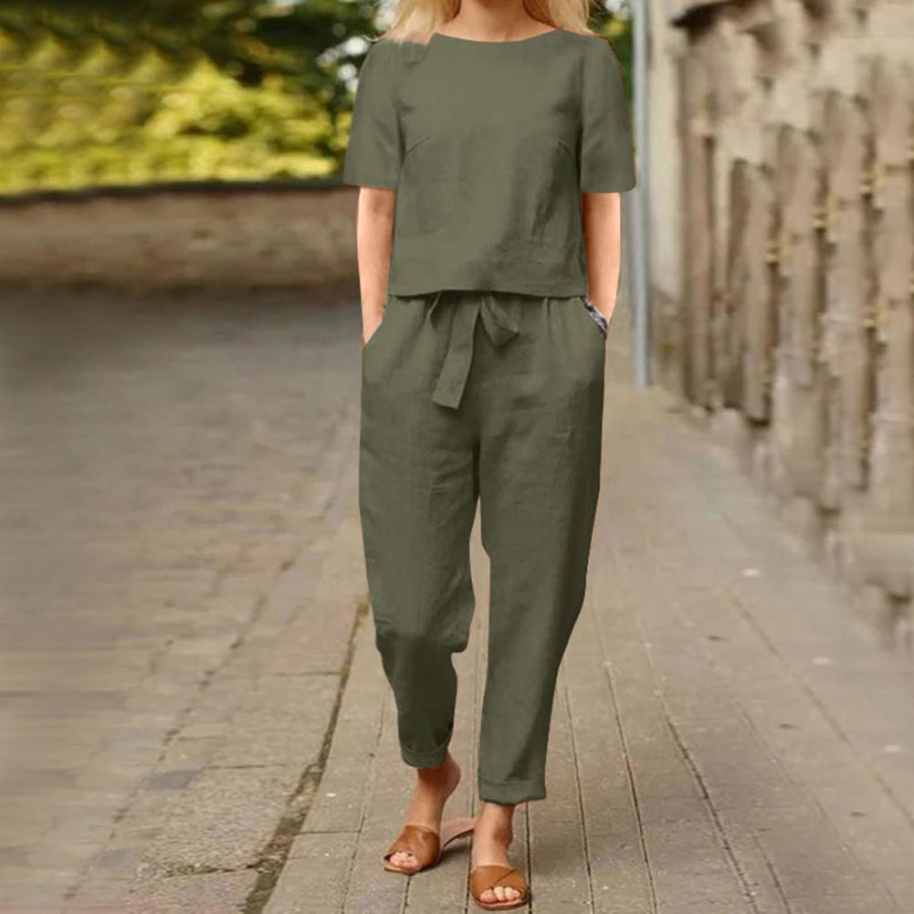 Zweiteiliger Damen Sommer-Anzug mit Schleifen aus atmungsaktivem Stoff